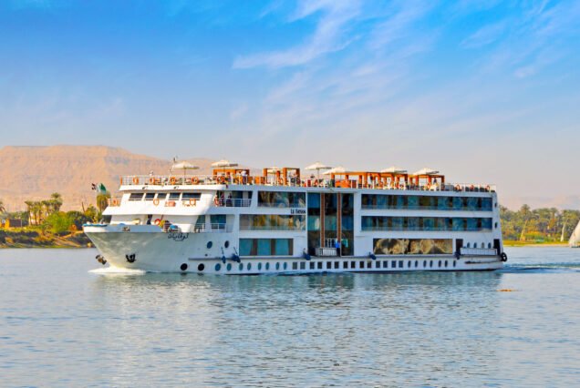 10 Days Cairo, Nile Cruise & Sahara Tour